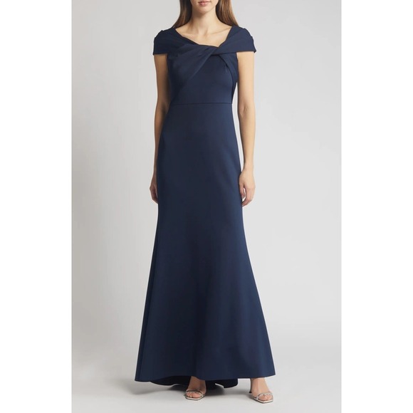 Eliza JWrap Neckline Scuba Crepe Gown Navy Size 2 NWT - Picture 1 of 5